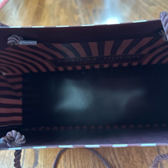Henri Bendel Large Shopping Bag. Mailed with Purchase from HB- Mint Condition - Picture 2 of 6